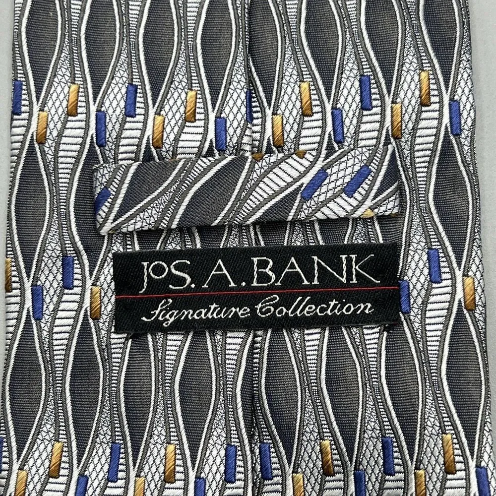 JOS. A. BANK Signature Collection Men's 100% Silk Necktie Geometric Blue USA -T8